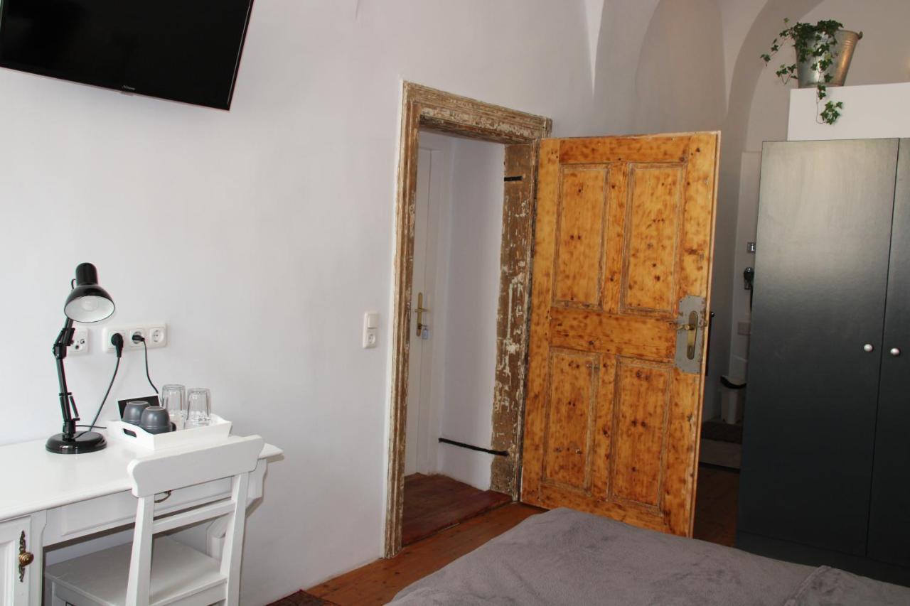 Hotel Im Stift Neuberg Neuberg an der Muerz Luaran gambar